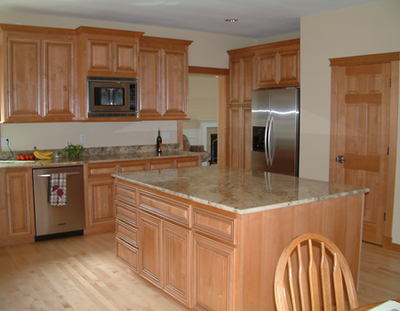 Traditional Cabinets - HUSKY DOORS & SIGNATURE LINE CABINETS